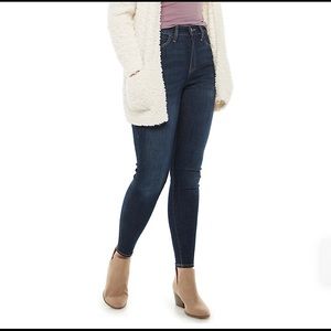 So Juniors high rise curvy jegging
